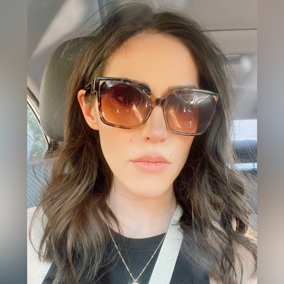 Meet your Posher, Priya - Picture 2 of 2